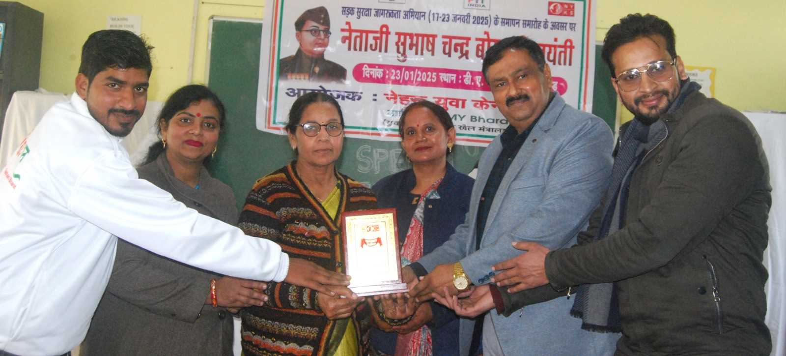 हिन्दी भाषण प्रतियोगिता में छात्रों ने बढ़चढ़कर लिया हिस्सा